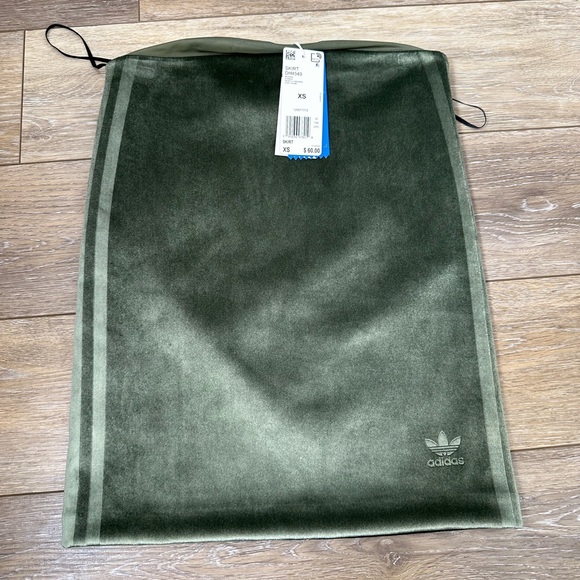 NWT Adidas Originals Green Velour Pencil Skirt Sz XS - Picture 1 of 4